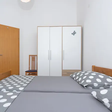 Klaudia Cista Velika