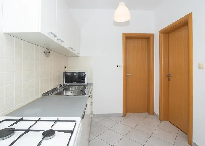 Klaudia Cista Velika Vodice