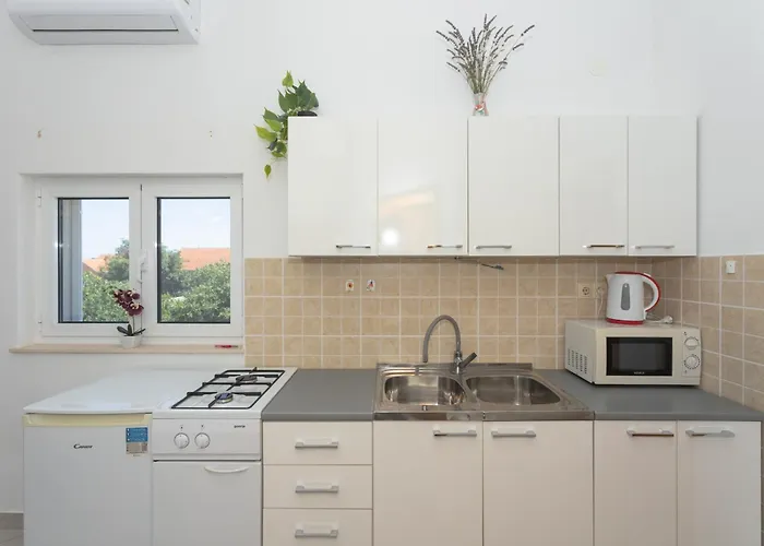 Klaudia Cista Velika Vodice