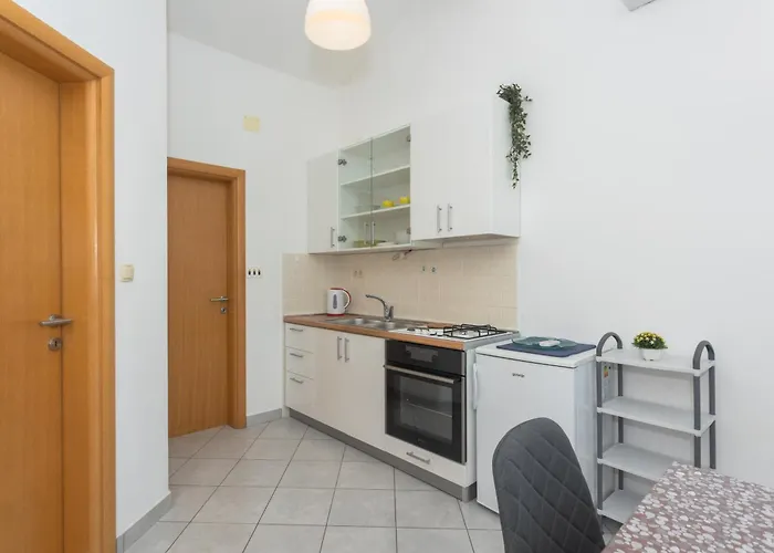 Klaudia Cista Velika