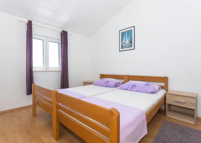 Klaudia Cista Velika *