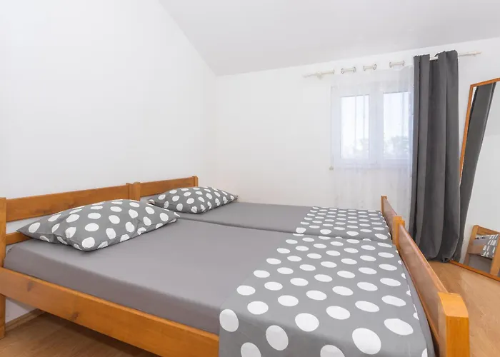 Klaudia Cista Velika Vodice