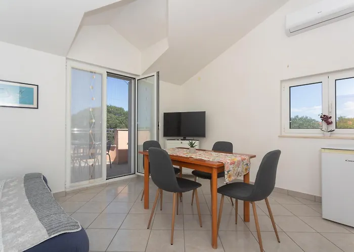 Klaudia Cista Velika *